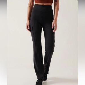 Athleta Delancey Straight Cargo Pants. Size Large